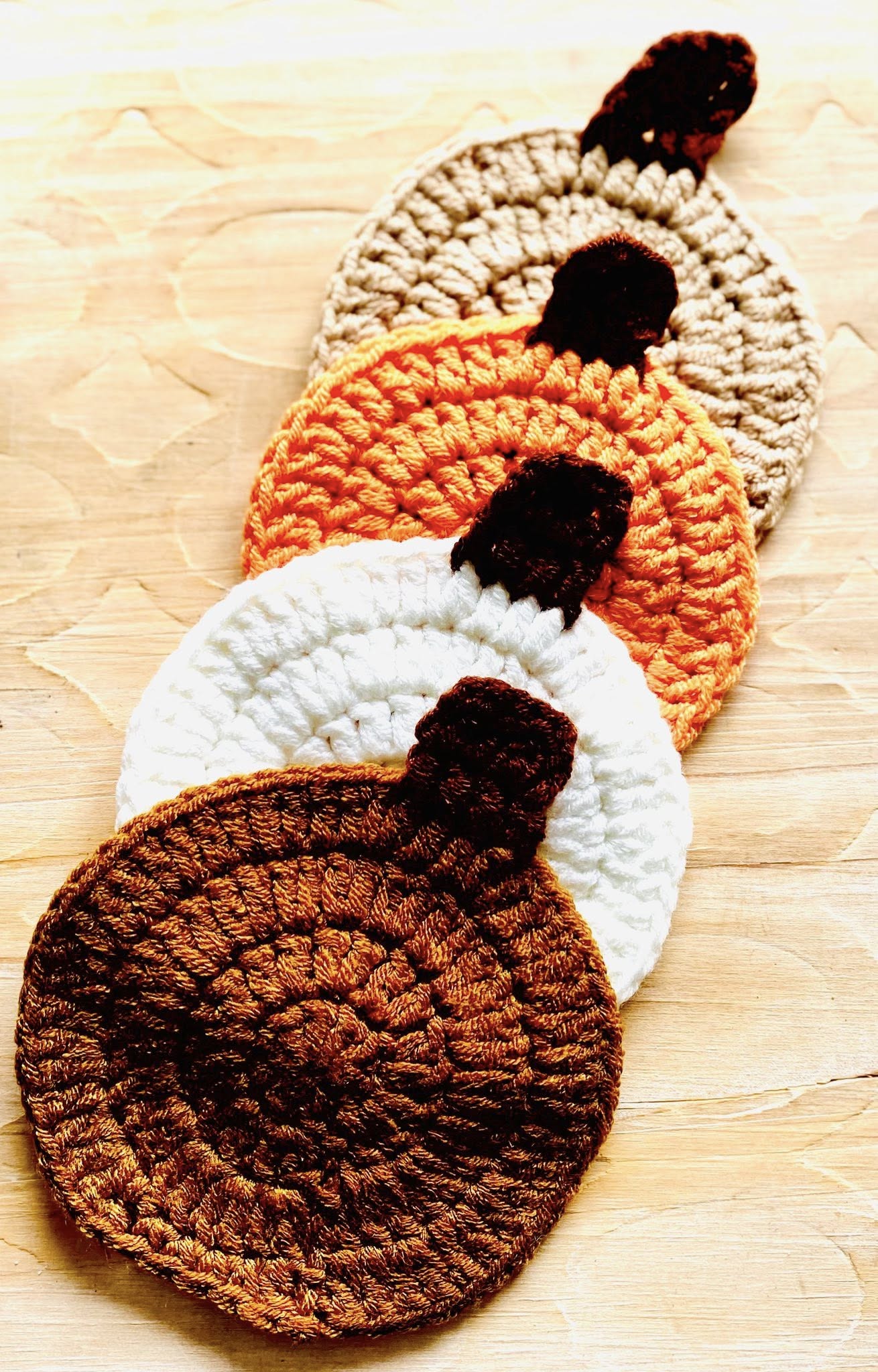 CROCHETED DRINK COASTERS SET/4