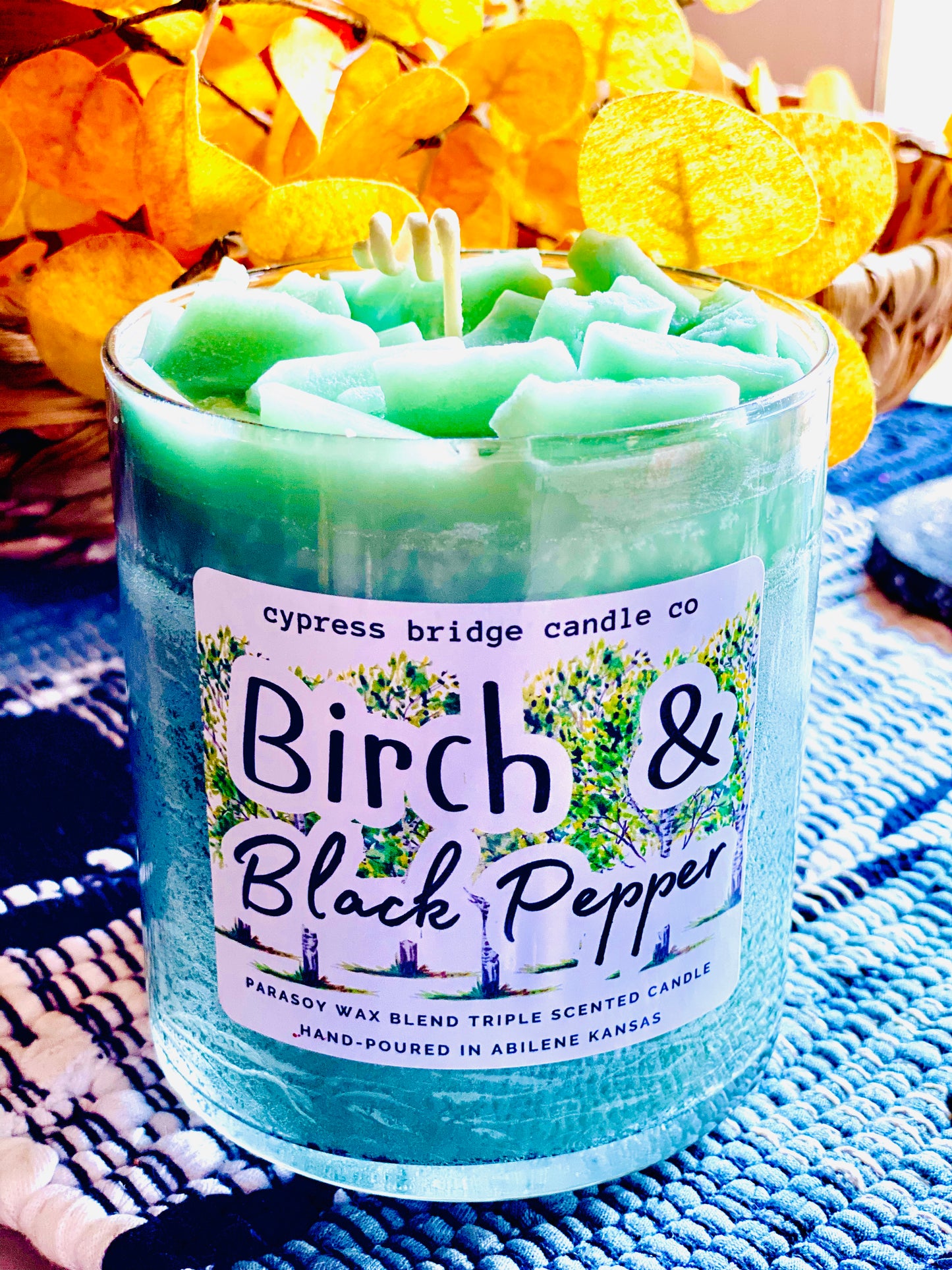 Warm and sexy scent of black pepper and white birch wood spiced with notes of nutmeg and clove.