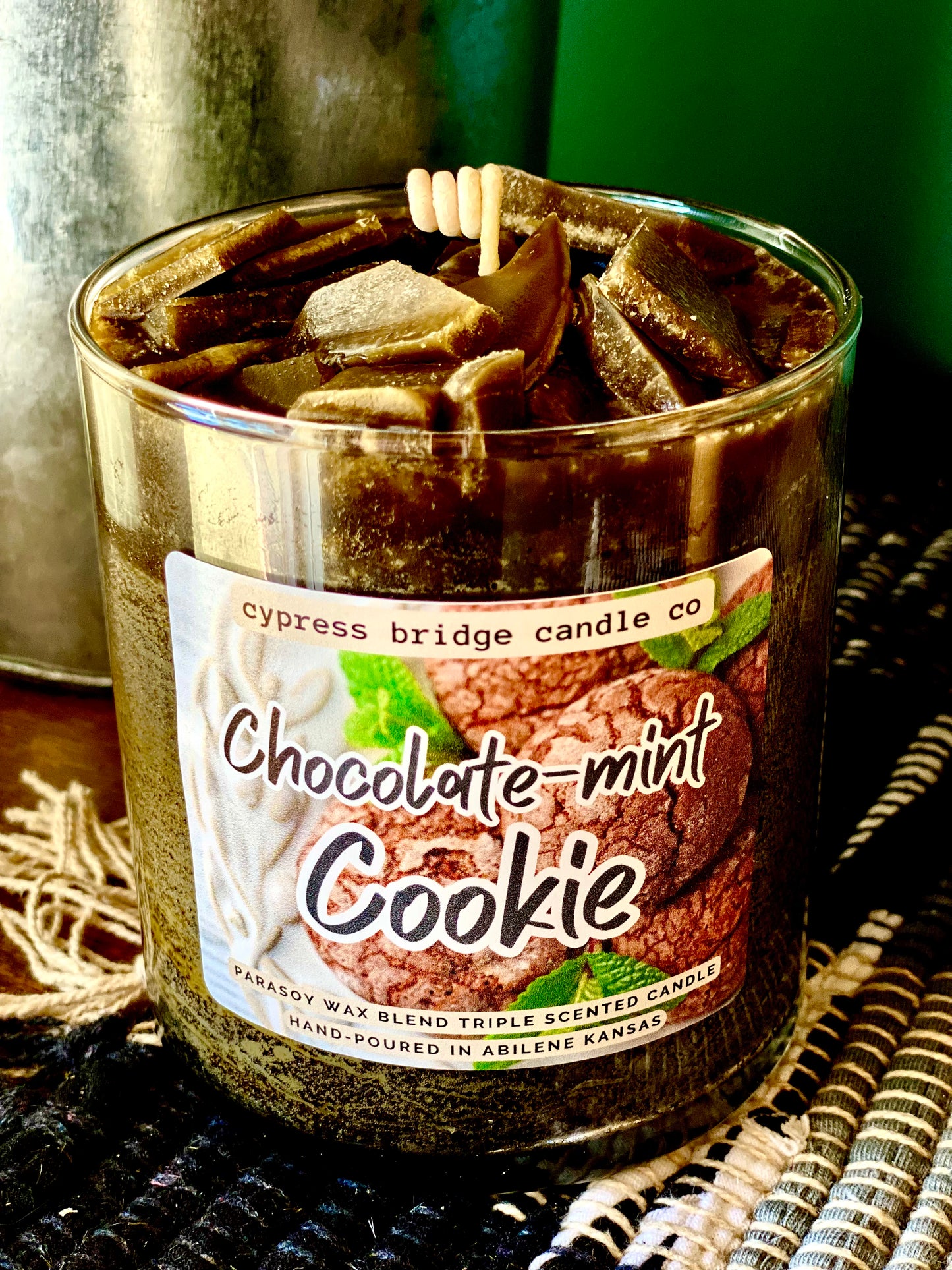 CHOCOLATE MINT COOKIE 17+oz Chippy Top Jar Candle