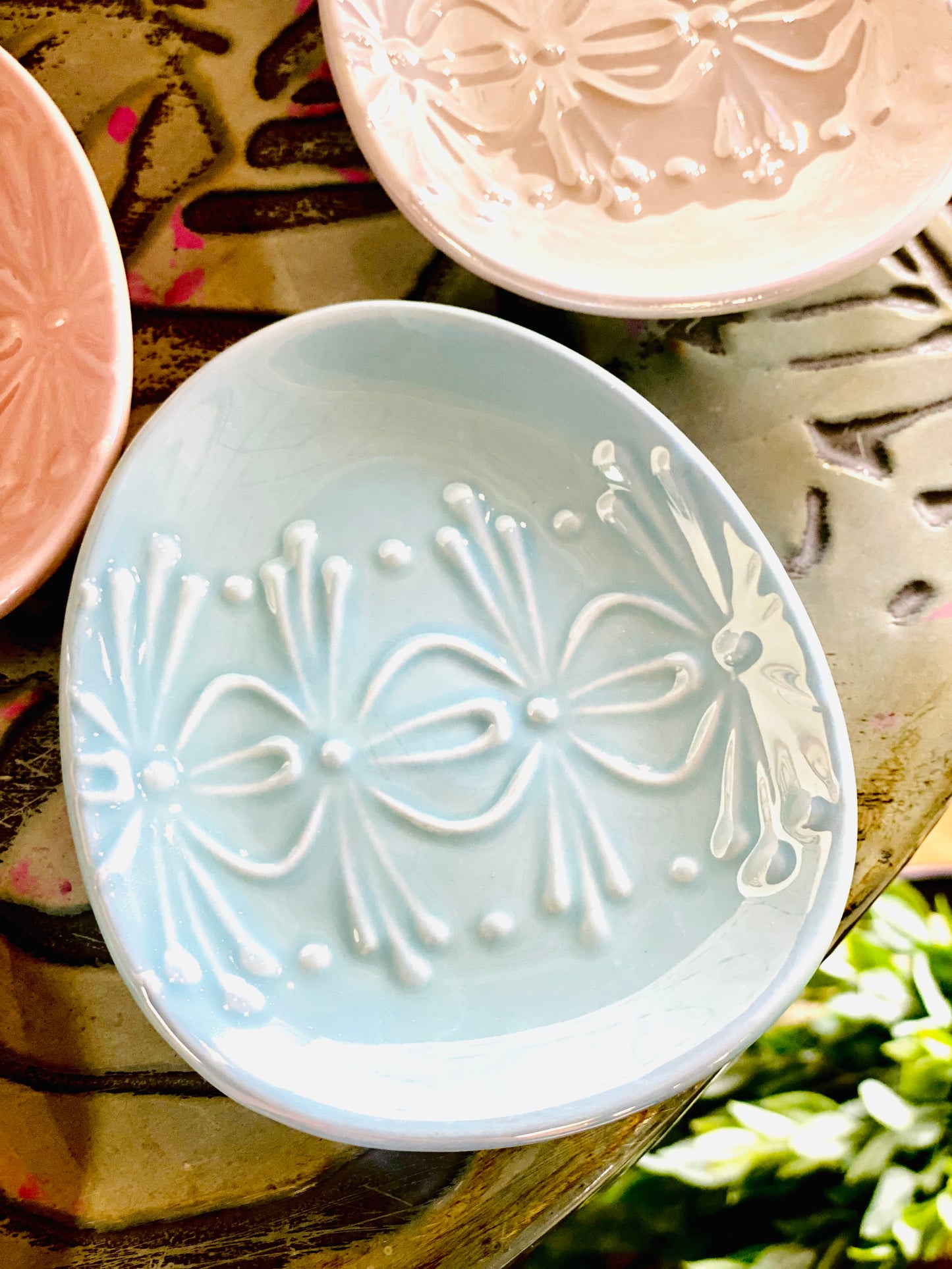 IRIDESCENT TIDBIT PLATE 4 ASSORT.