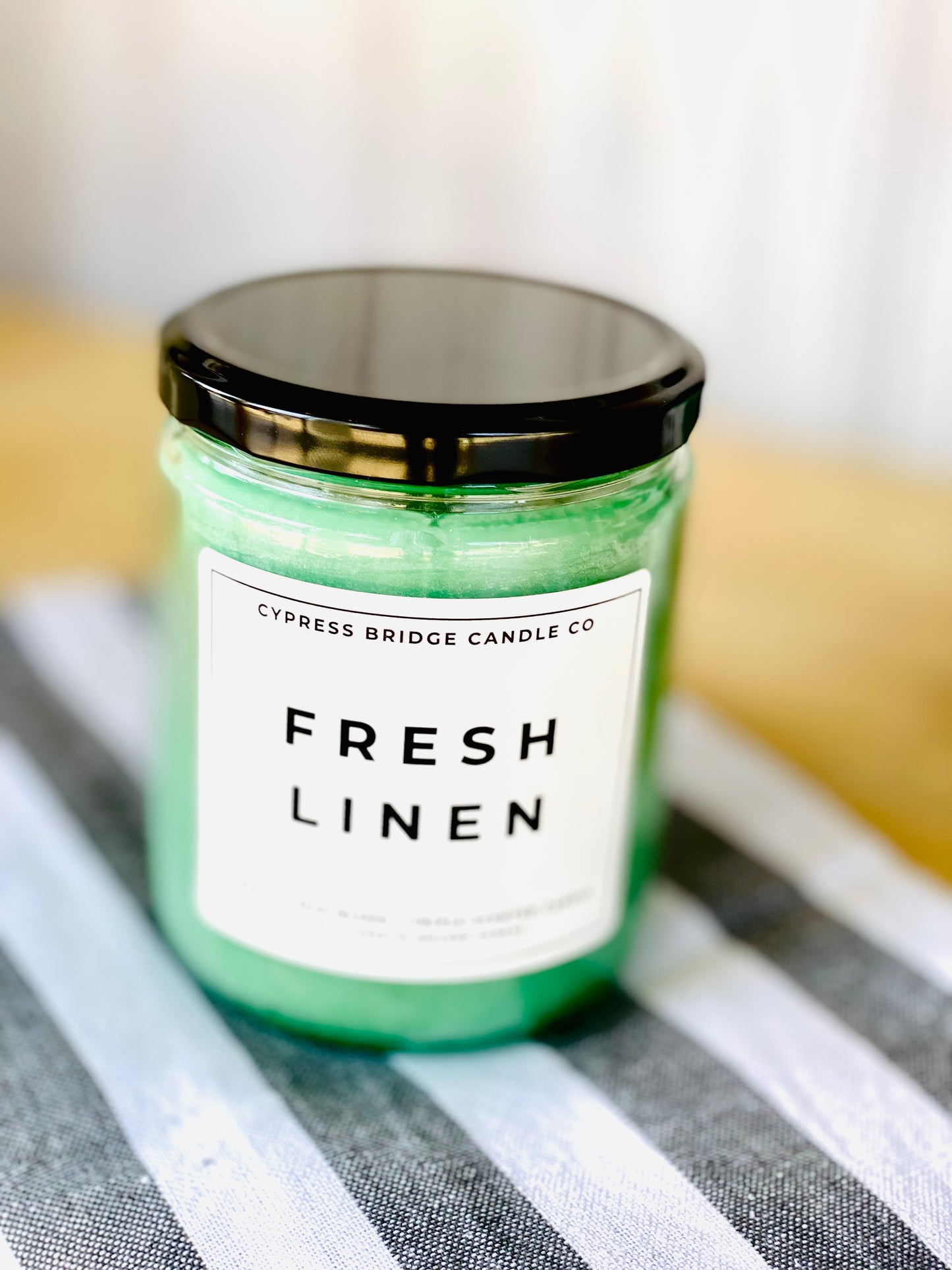 FRESH LINEN 12+oz Jar Candle