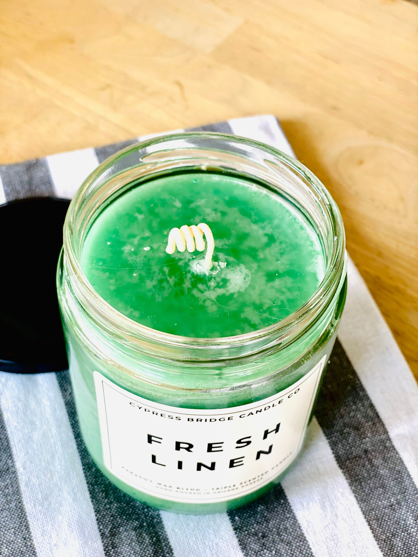 FRESH LINEN 12+oz Jar Candle