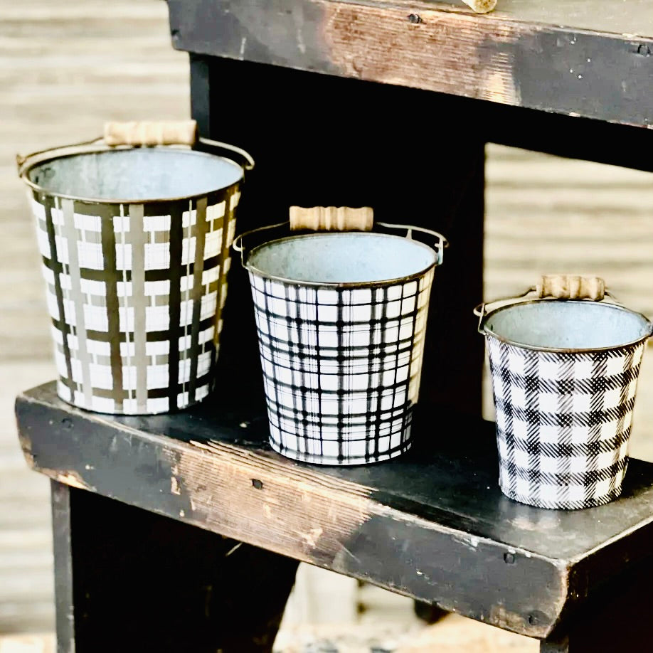 SUPER DEAL!!! PLAID BUCKET SET