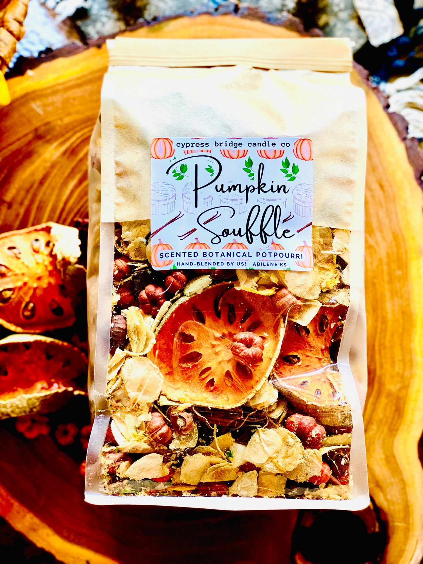 PUMPKIN SOUFFLE -A rich pumpkin flavor blended with a fruity bouquet of cherry and mimosa as well as fresh nutmeg, clove, and cinnamon finished off with nuances of caramel, sweet brown sugar, and vanilla. Delicious!
Each year we hand blend our potpourri and so individual items used may vary in style and may slightly look different from year to year! However, we strive to always "match" the look of the potpourri with the scent used and promise that it will look AWESOME!!
