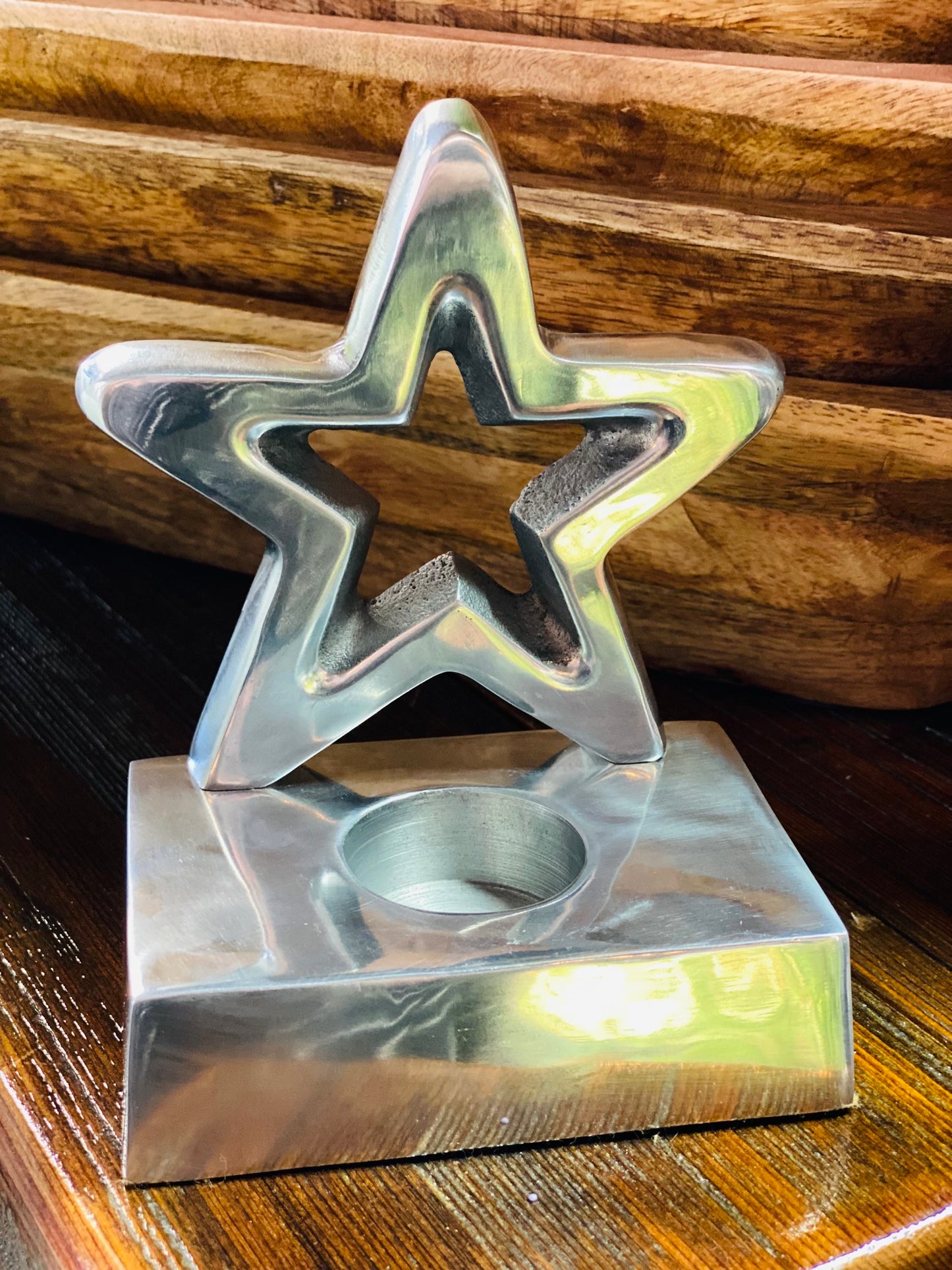 ALUMINUM STAR TEALIGHT HOLDER