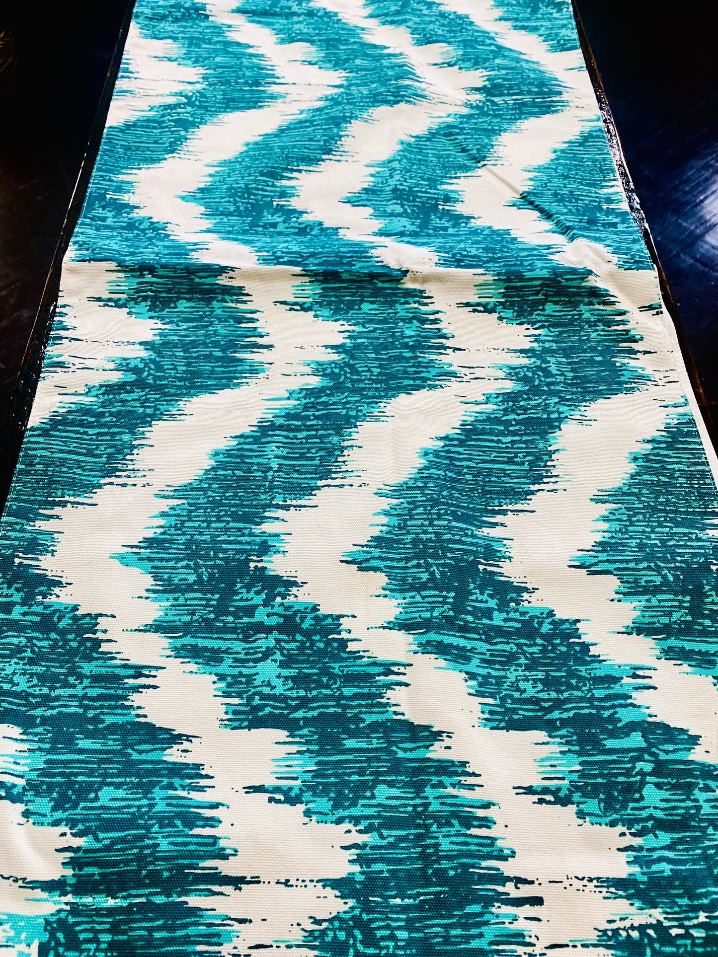 SERPENTINE 72" TABLE RUNNER