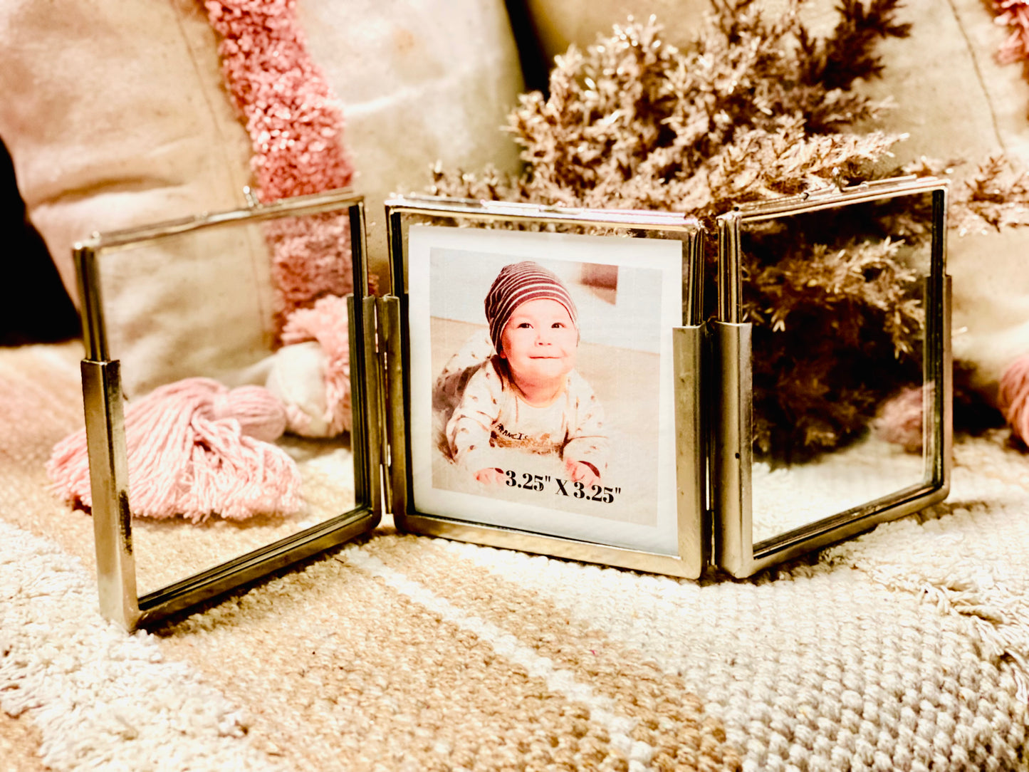 VINTAGE STYLE 3 FOLD GLASS PHOTO FRAME