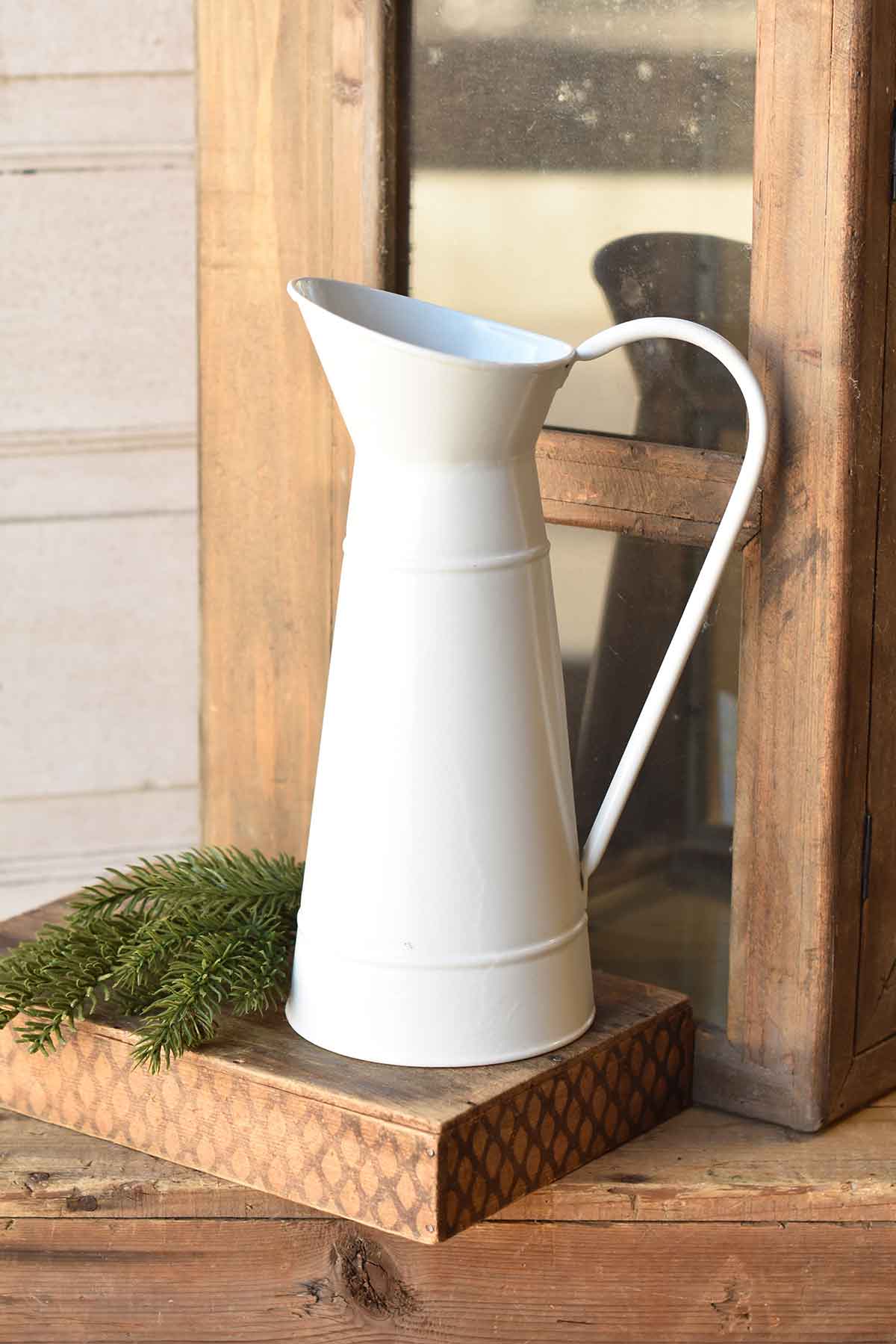 Parisian Pitcher | 11.5" | White