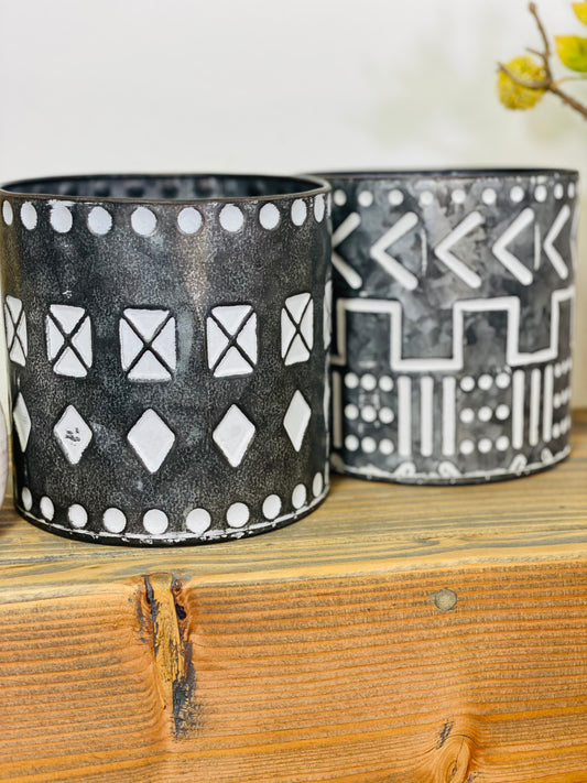 DECORATIVE METAL CAN