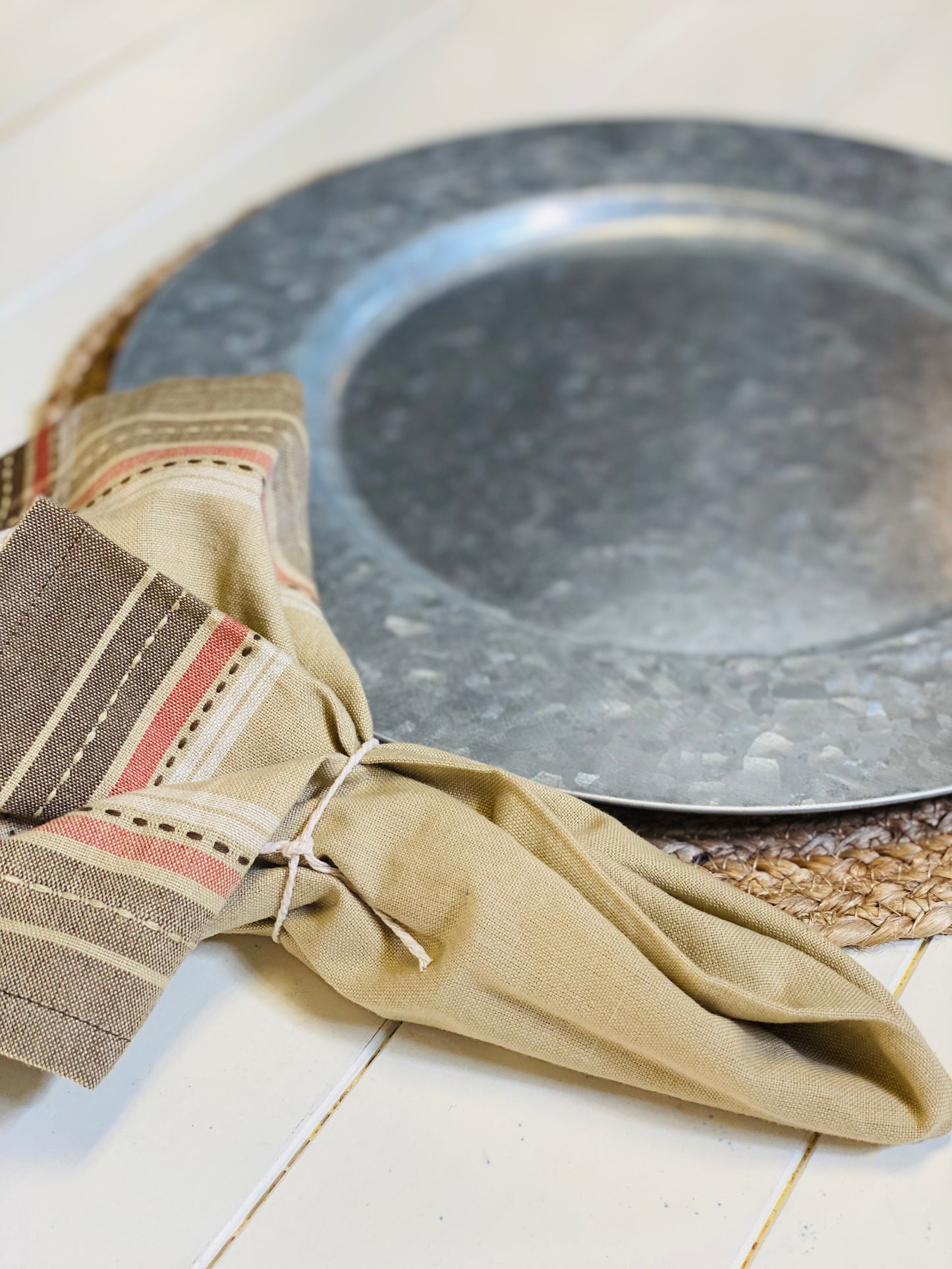 GALVANIZED METAL CHARGER