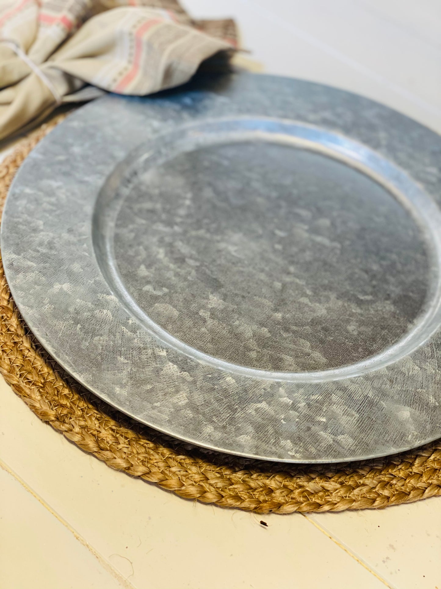 GALVANIZED METAL CHARGER