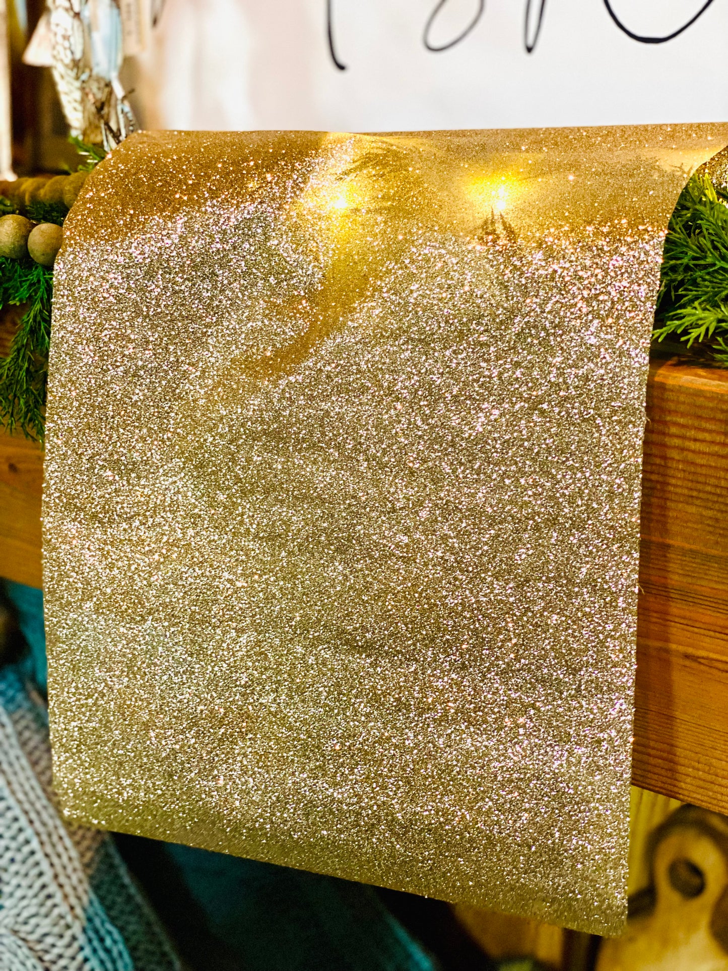 SPARKLING GARLAND  - GOLD GLITTER