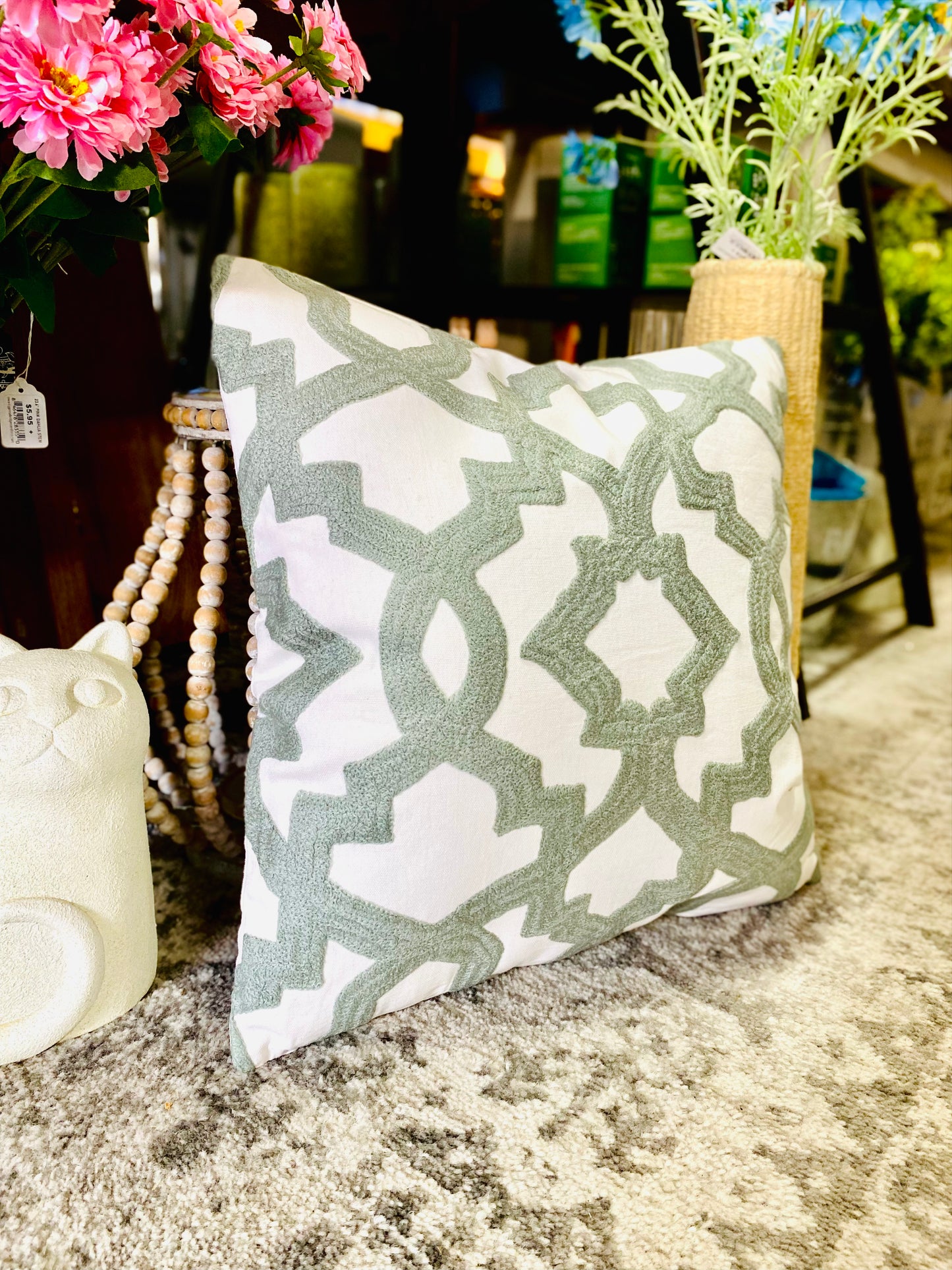 18 Inch Square Knit White Pillow w/Gray Geometric Interlocking Pattern