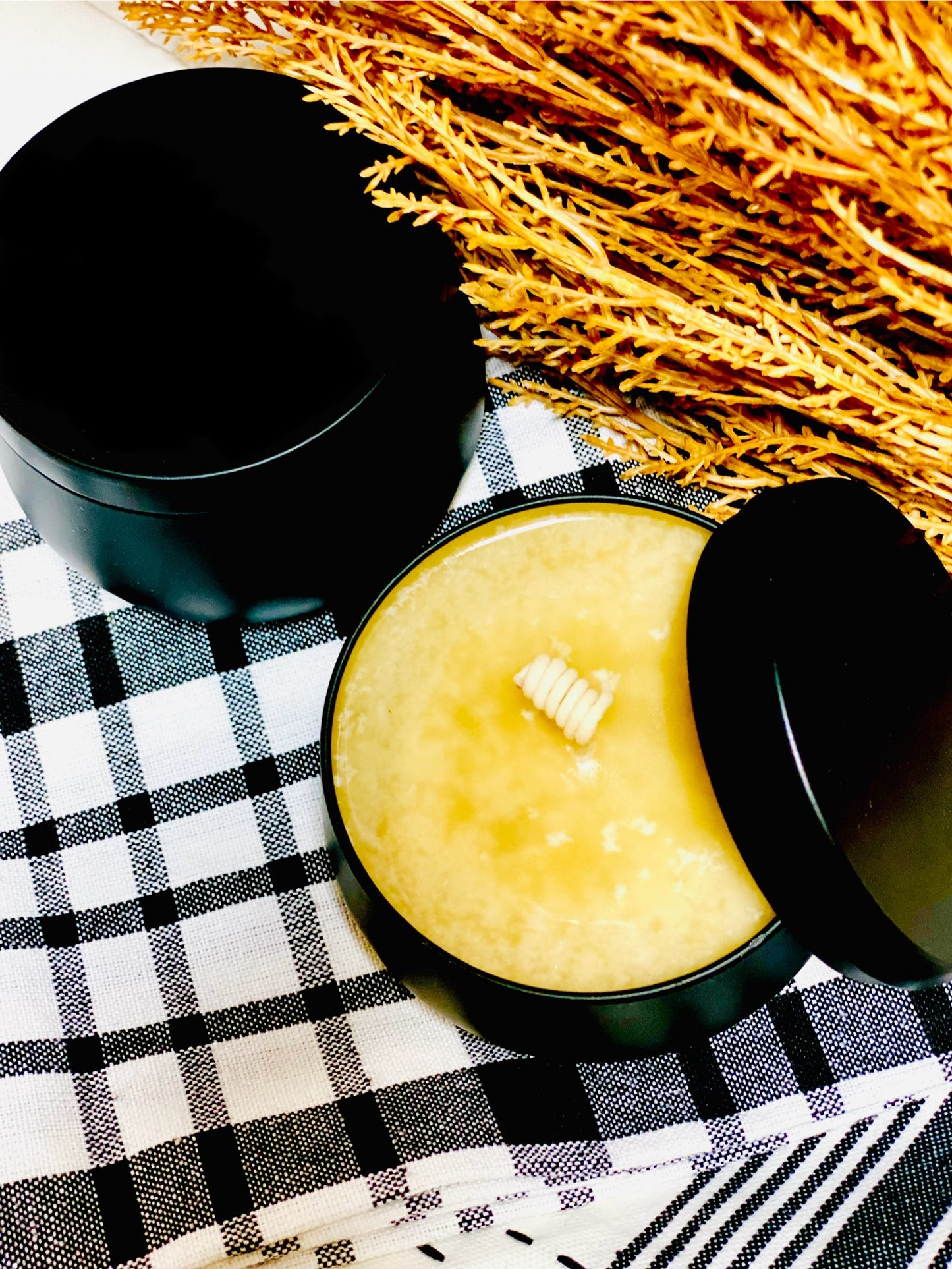PUMPKIN WAFFLES | 6+oz BLACK & GOLD VESSEL CANDLE