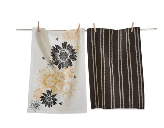 Product Details
Color: Beige Multi
Dimensions: 26 in l x 18 in w
Material: 100% cotton