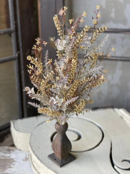 Expertly crafted Autumn Haze Bush, boasting Eucalyptus and Lavender elements with lightly flocked details. Enjoy the calming fragrance and unique texture of lavender-like spires, seed heads, and bubble berries. Measuring at 20.5" long, add natural beauty to any space.