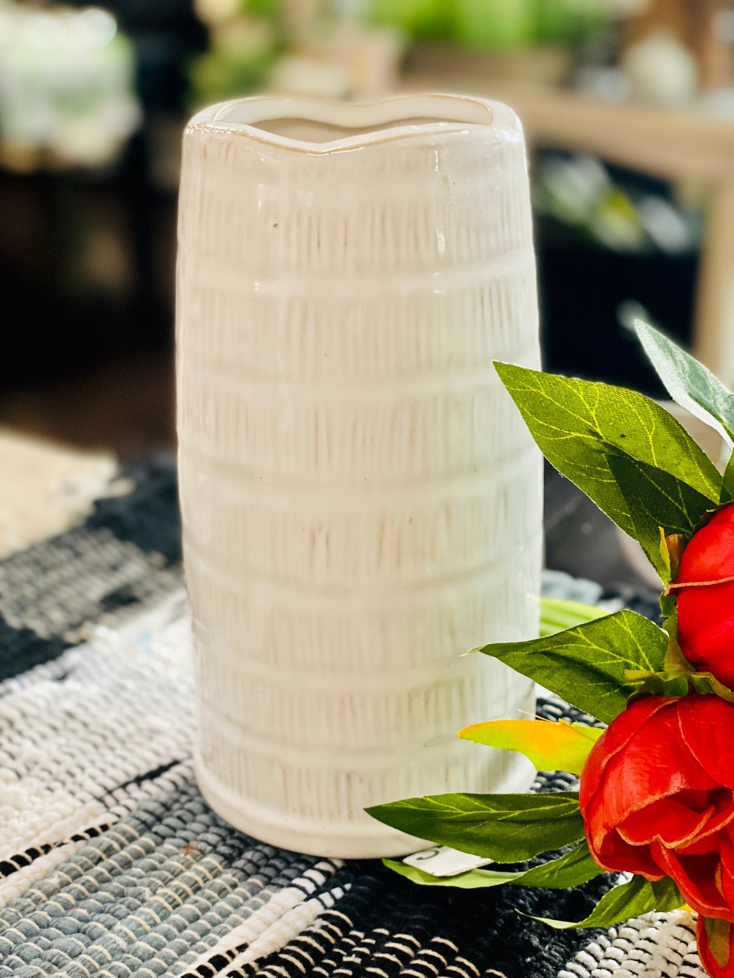 CERAMIC CREAMY WHITE STRIPE VASE