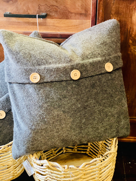 SOFT CARDIGAN BUTTON SQUARE PILLOW