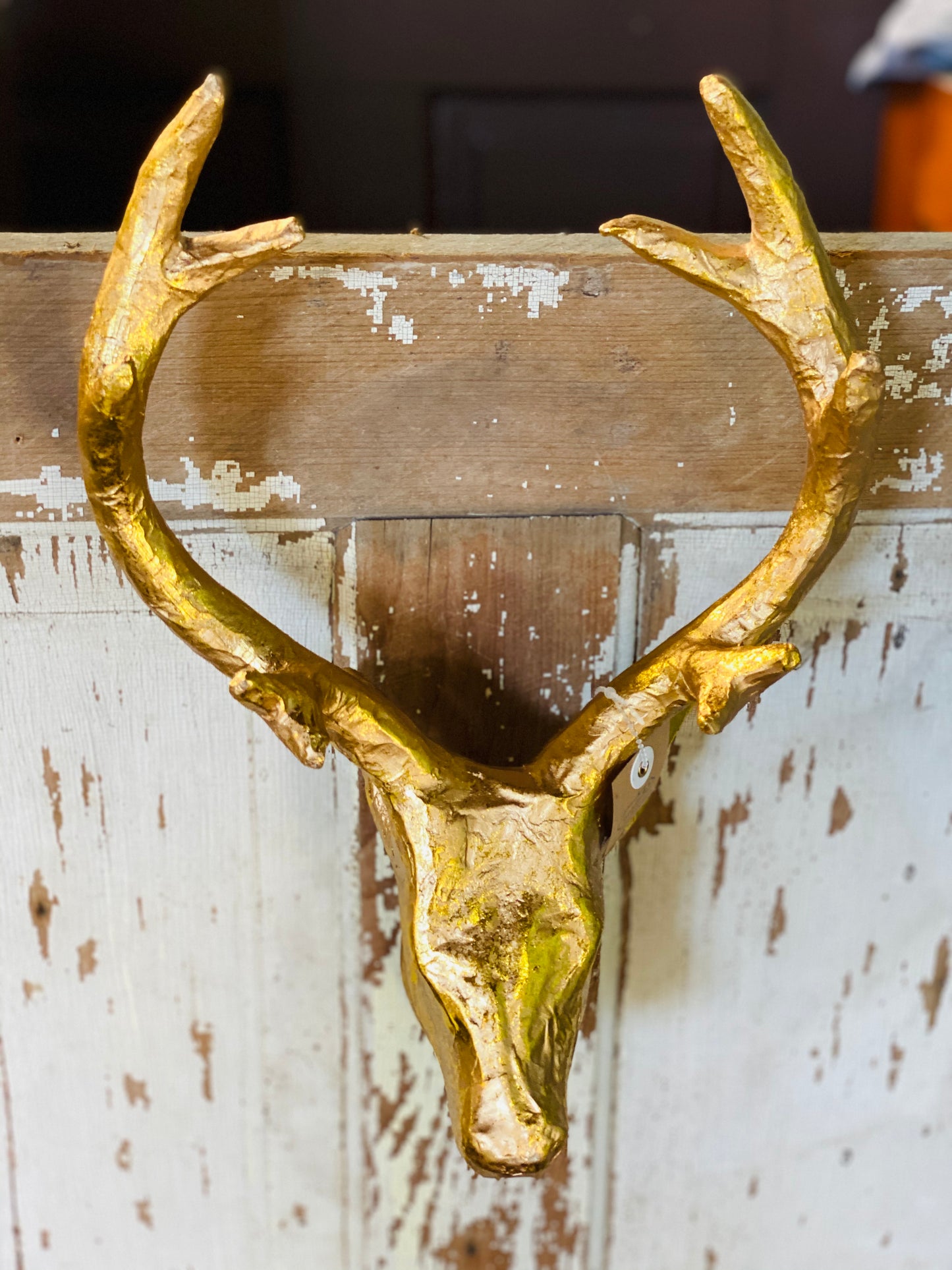 GOLDEN DEER WREATH HANGER