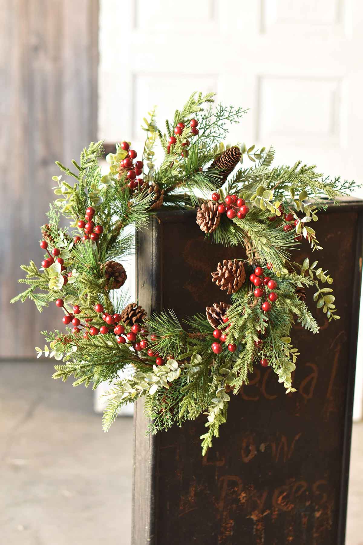 Tannenbaum Pine Wreath | 24"