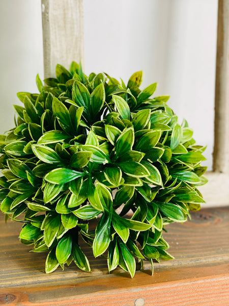 9" PRIVET HALF SPHERE