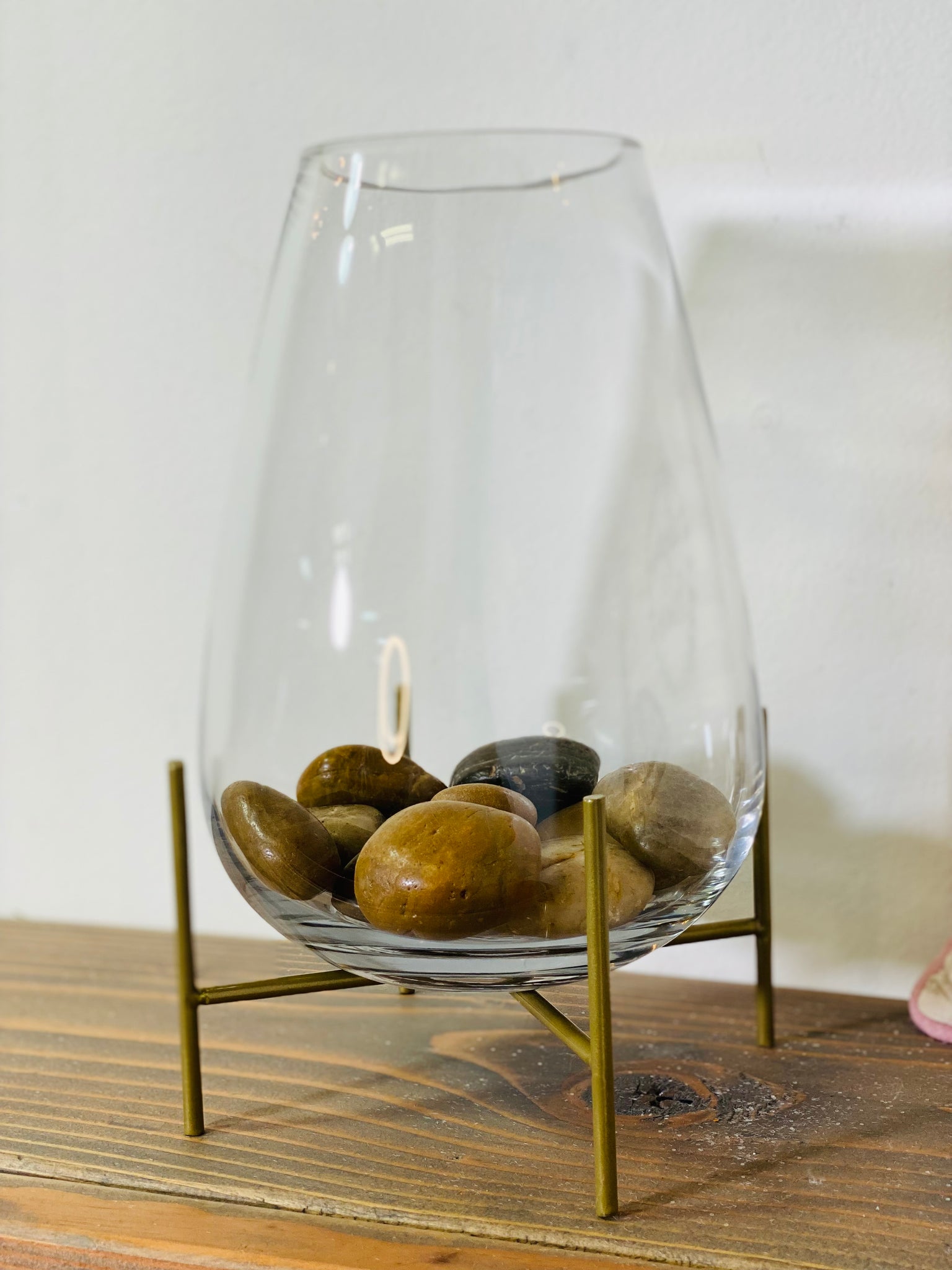 Echasse Glass Vase with gold stand *