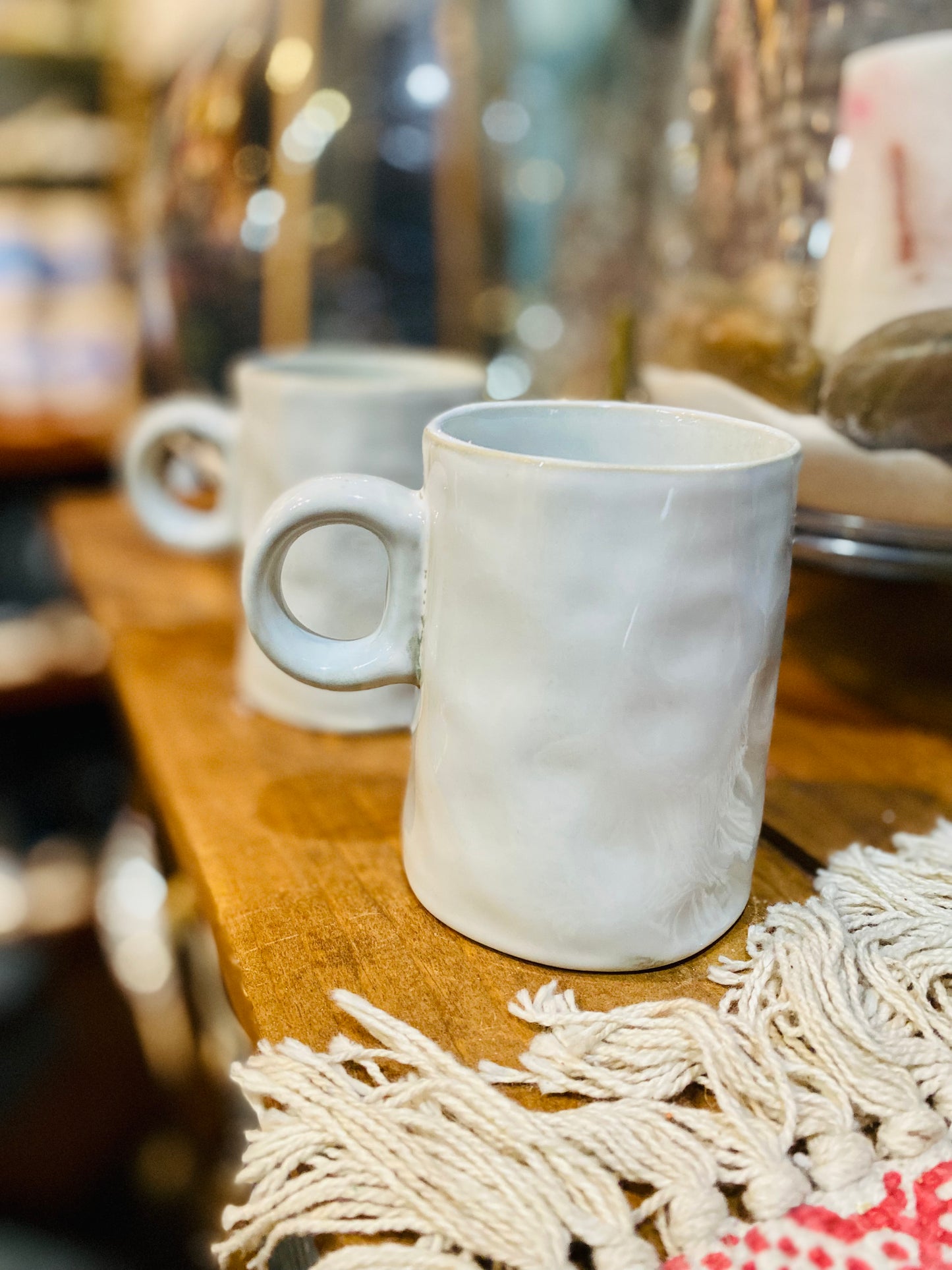FREE FORM CREAMY GRAY CERAMIC MUG